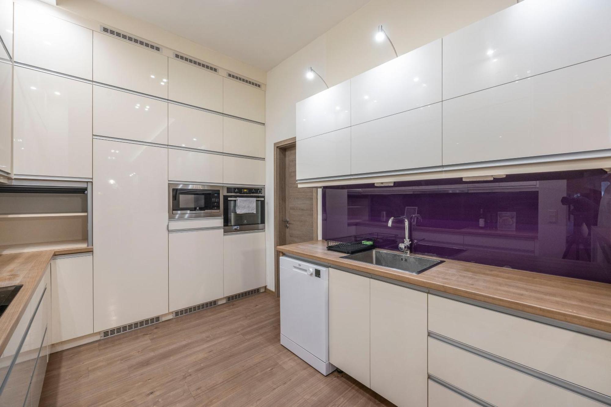 Apartment Exclusive N' Grand Center With 5 Bedrms