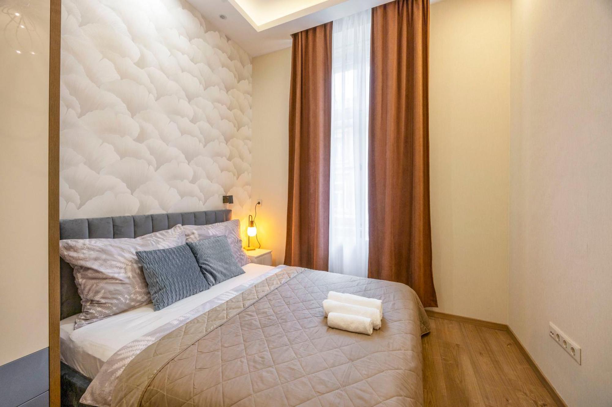 Exclusive N' Grand Center With 5 Bedrms * Budapest