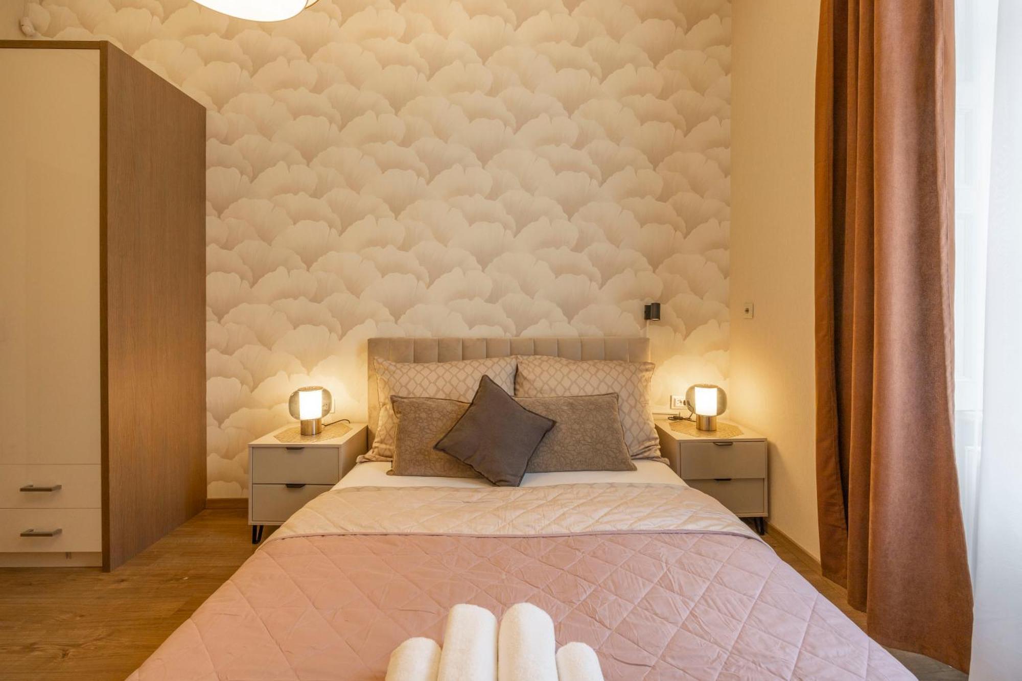 Exclusive N' Grand Center With 5 Bedrms * Budapest