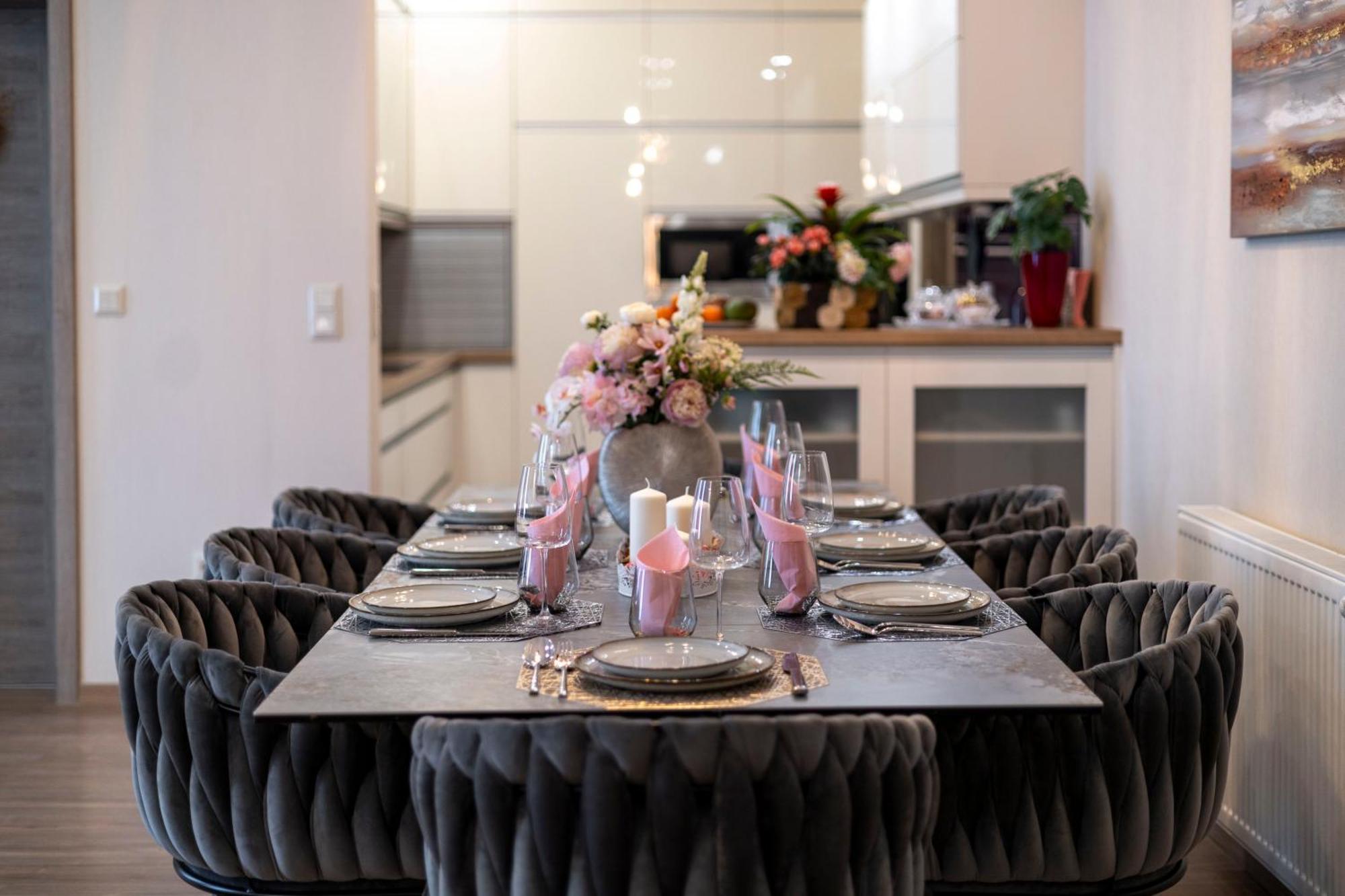 Exclusive N' Grand Center With 5 Bedrms Budapest